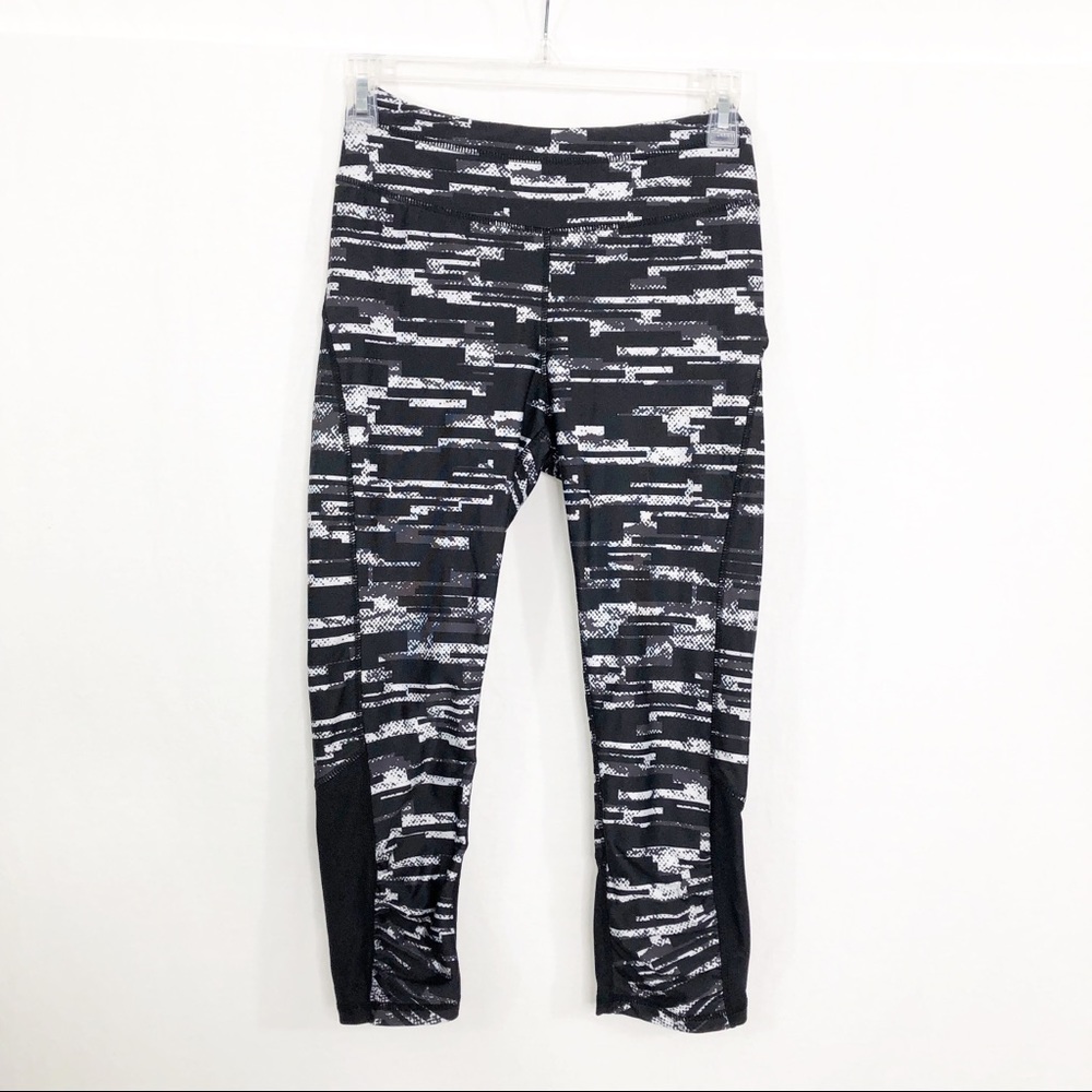 Kyodan Yoga Athletic Workout Capri Leggings, Size XS, Black White